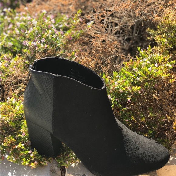 Ladies chunky heels booties back snake skin black - Picture 2 of 4